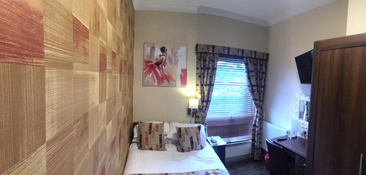 The Griffin Inn St Helens  Extérieur photo